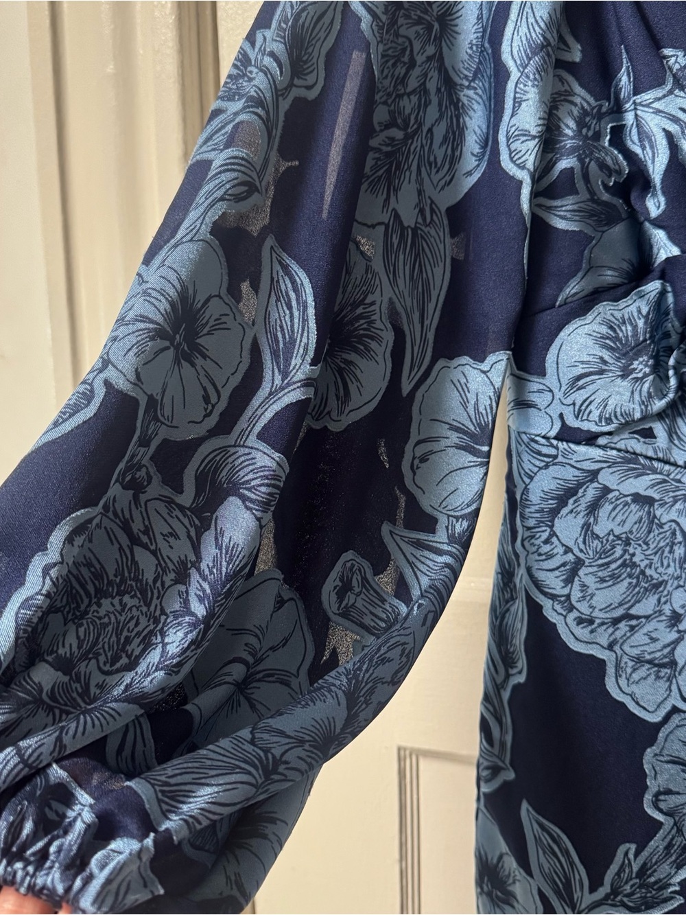 Theia Joslyn Bishop Sleeve Blue Floral Midi Dress NWOT - Picture 7 of 16